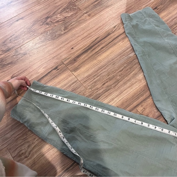 Madewell Corduroy Pull-On Tapered Pants - Picture 9 of 12